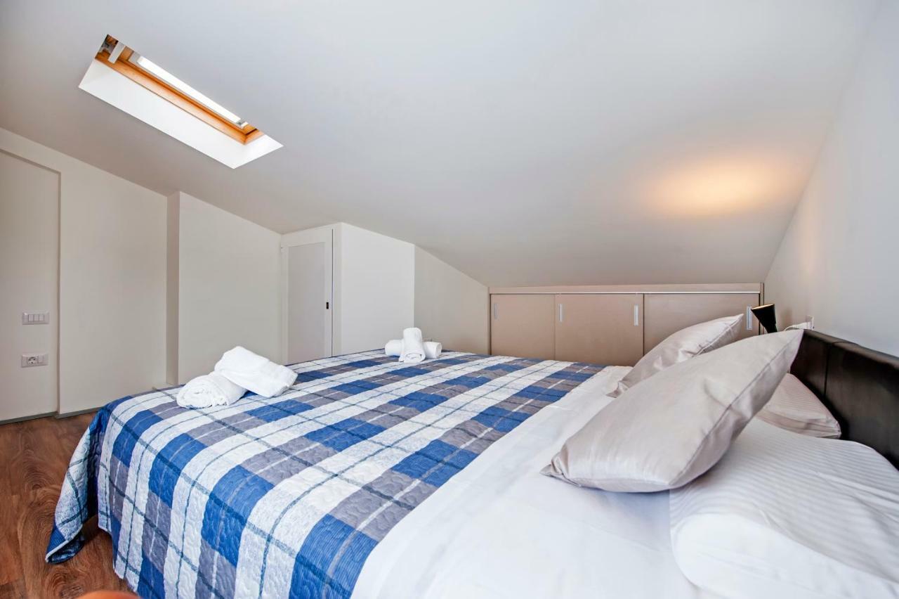 Lakovich Sea View Apartments Rovinj Eksteriør billede